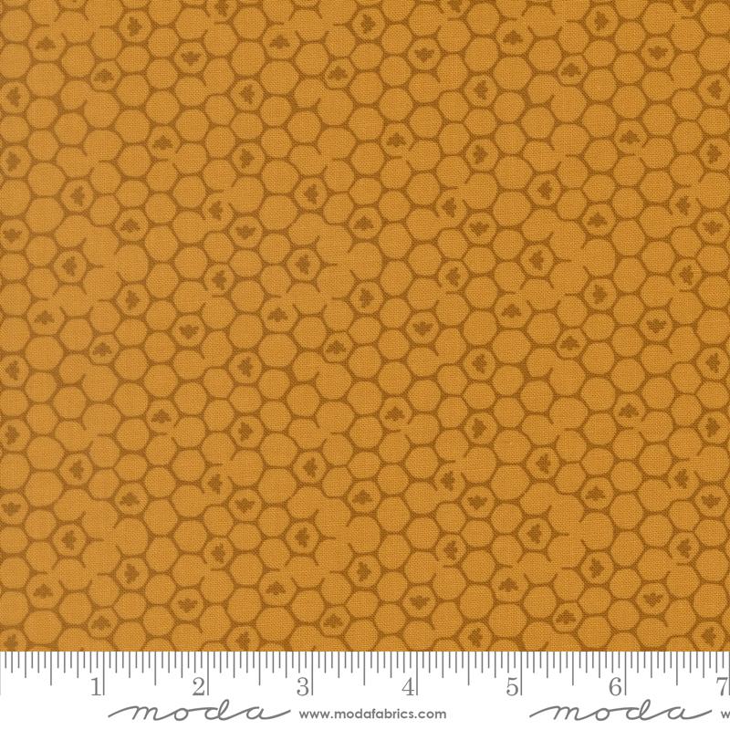 Wildbriar - Honeycomb Novelty Bees Golden - 43226 12-MO