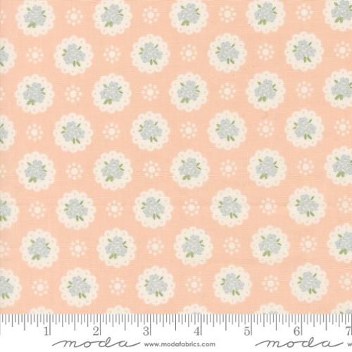 Handmade Sweetness - Doily Small Floral Petal - 31792 16-MO