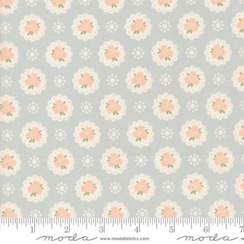 Handmade Sweetness - Doily Small Floral Sky - 31792 22-MO