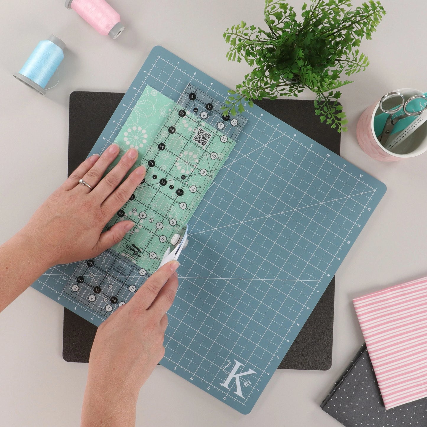 Rotating Cutting Mat 13" x 13"